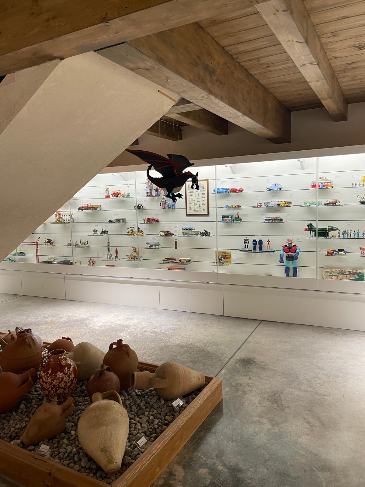 interior del museo del juguete